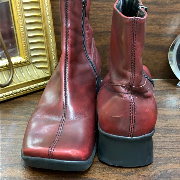 Reaction leather made in Brazil ankle boots - Picture 5 of 8